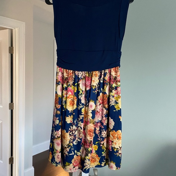 Gilli (Stitch Fix Brand) Dress - Size Medium - Picture 4 of 4